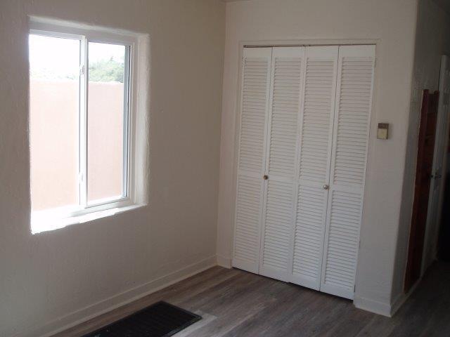 Building Photo - Remodeled Studio Apartment