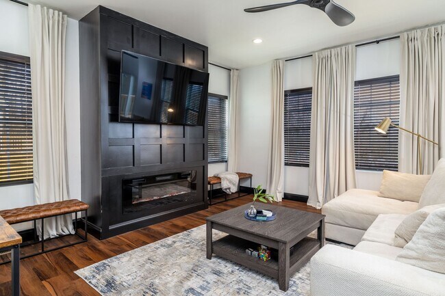 Foto del edificio - Knoxville 37920 - 3 bedroom, 2.5 bath home...