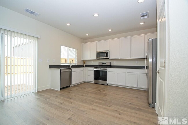 Building Photo - 7885 Taconite Dr