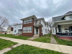 Building Photo - 1033 N 7th St