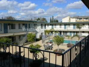 Primary Photo - 5747 Laurel Canyon Blvd