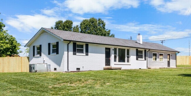 Building Photo - 3 Bedroom Pet Friendly Home For Rent!