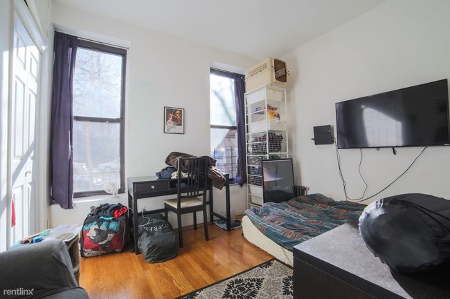 Foto del edificio - 229 W 110th St