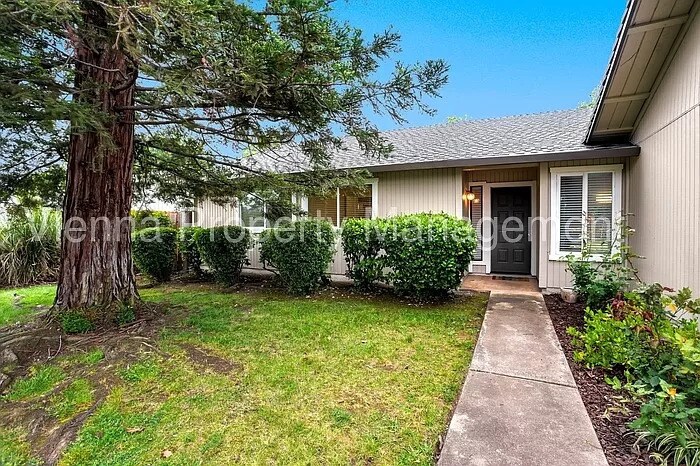 Primary Photo - Charming Folsom Home For Rent