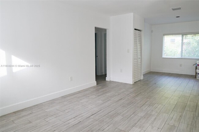 Foto del edificio - 6515 NW 1st Pl