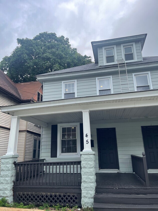 Primary Photo - 45 Chestnut St