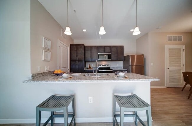 Bar - Serenity@65th Apts....5 blocks from the Beach