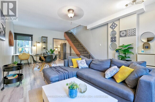 Building Photo - 108 Shaw St