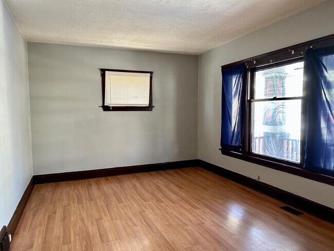 Foto del edificio - 11317 Florian Ave