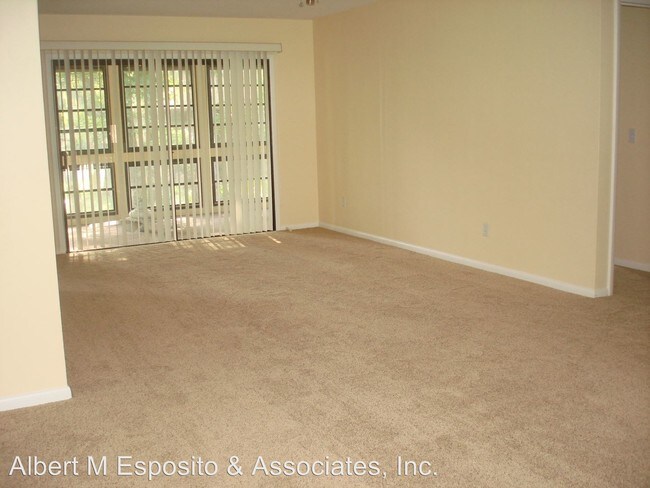 Foto del edificio - 30 Pinehurst Pl