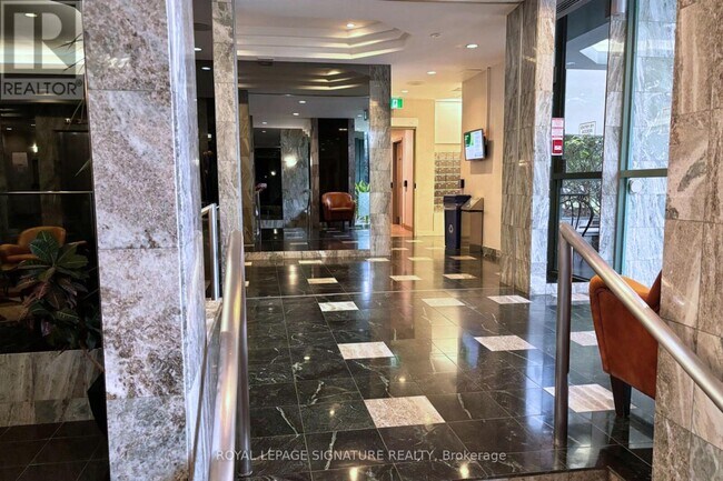 Photo du bâtiment - 4470-4470 Tucana Ct