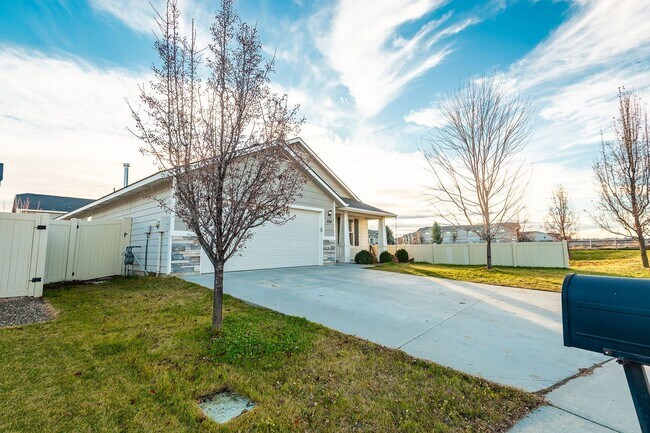 Building Photo - Beautiful Home in the growing Meridian