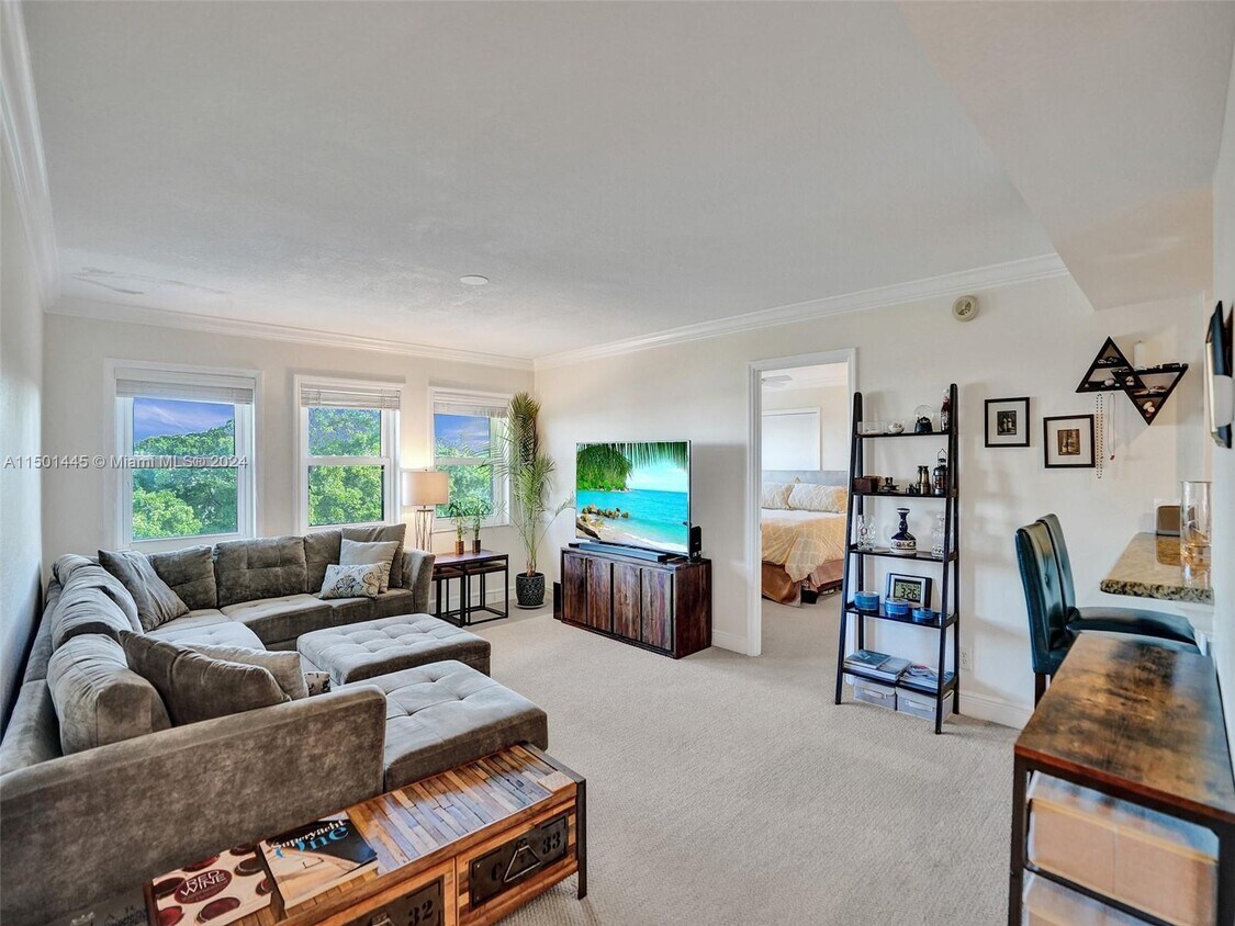 Foto principal - 615 NE 12th Ave