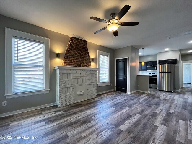 Building Photo - 2820 Herschel St