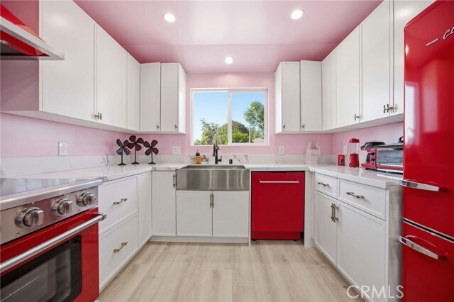 Foto del edificio - 17658 Martha St