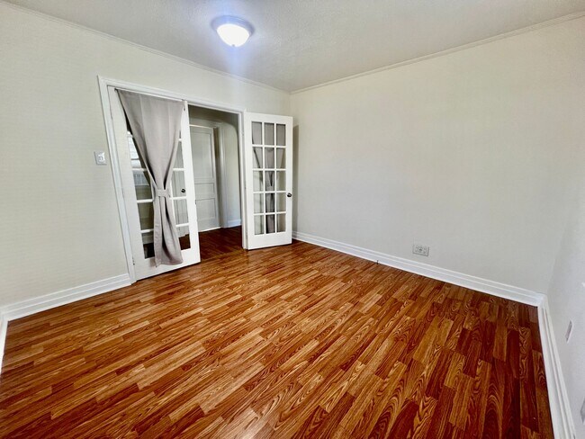 Building Photo - Move-In Ready 3-Bedroom Home with Modern Kitchen & Private Outdoor Oasis!