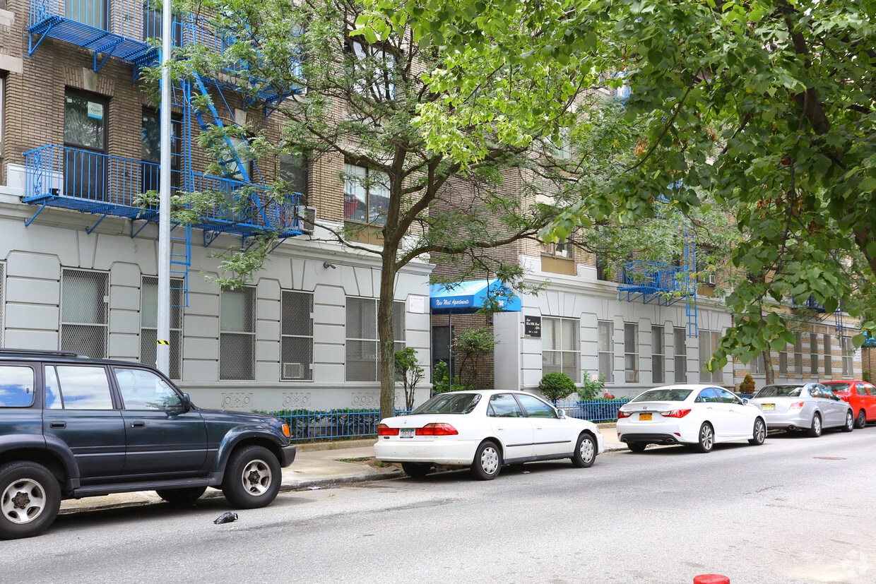 Building Photo - 8-22 W 111th St