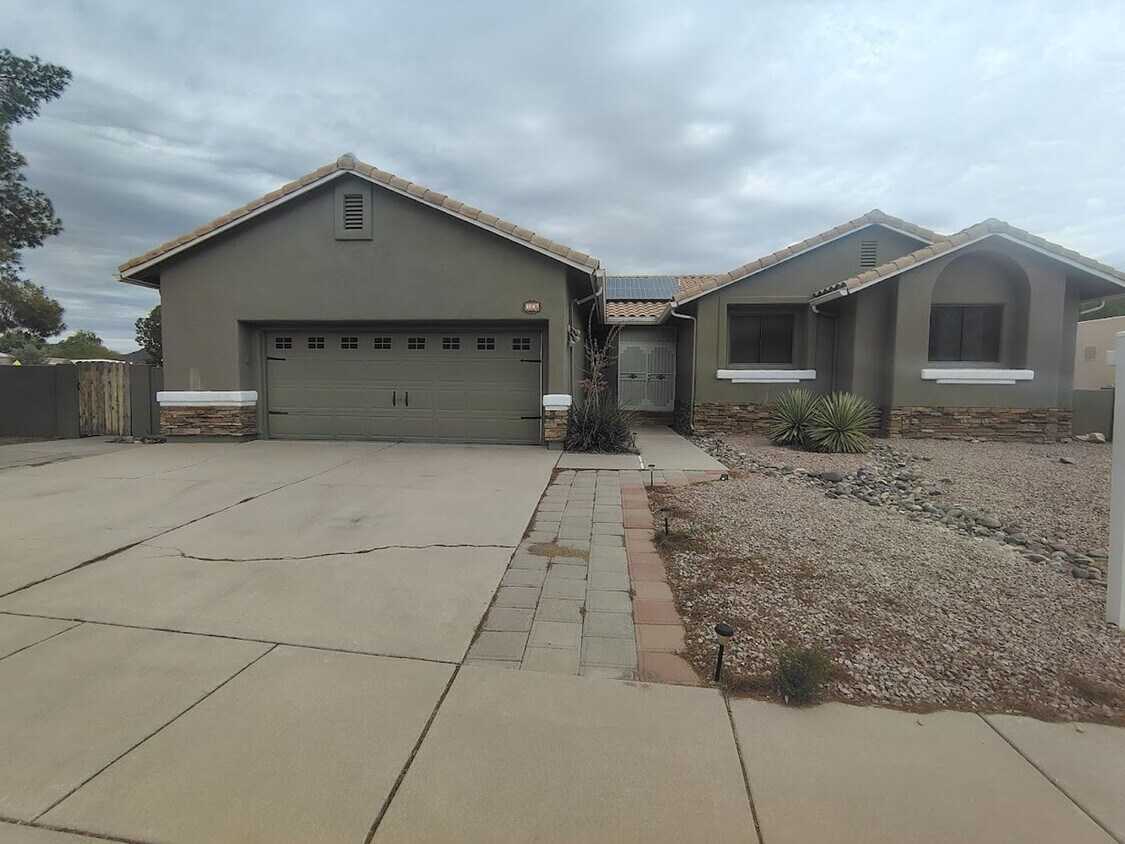 Primary Photo - 9047 N Sanguine Dr