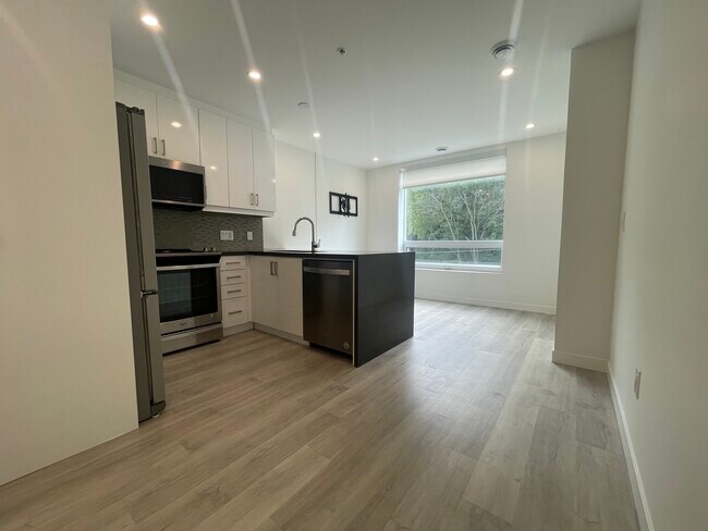 Photo du bâtiment - Stunning 1 Bed Condo!