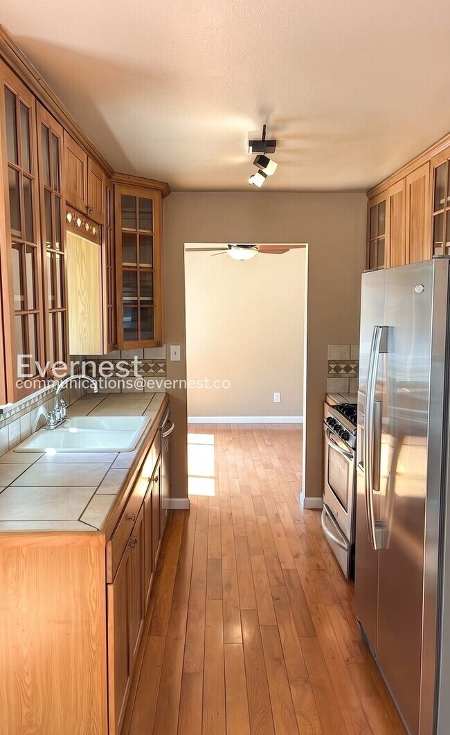 Foto del edificio - 327 10th St