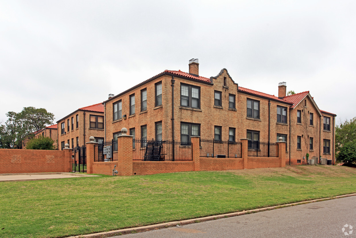 Primary Photo - Brentwood Terrace Apartments