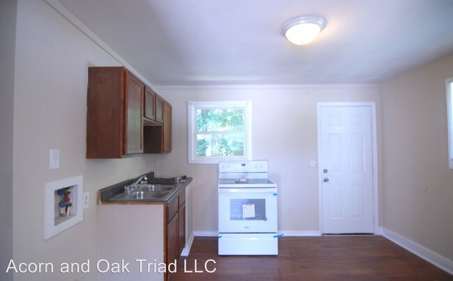 Building Photo - 1018 Dillard St