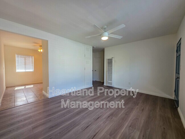 Foto del edificio - 5367 Roswell St