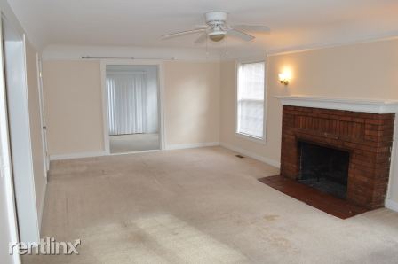 Building Photo - 1109 E Huron River Dr