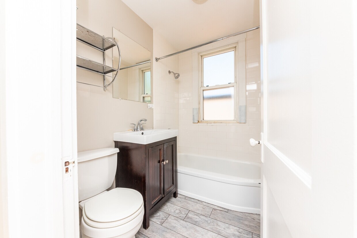 Foto principal - 4153 N Whipple St