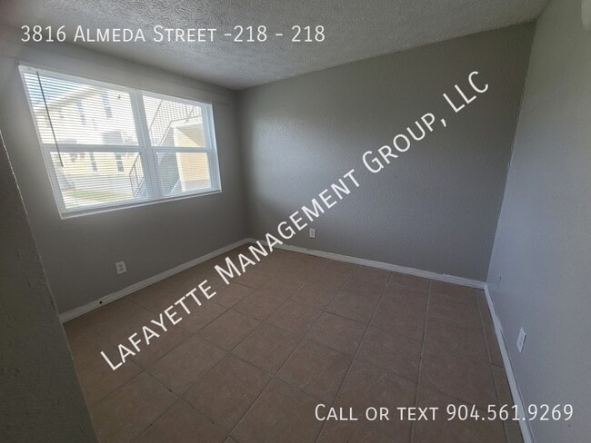 Building Photo - 3816 Almeda St