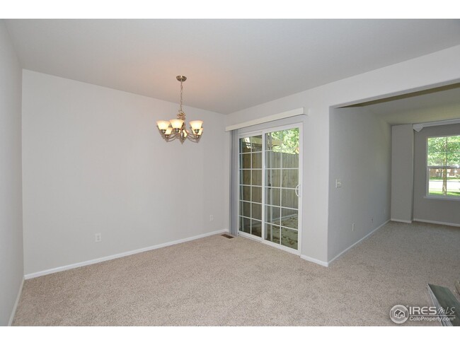 Building Photo - 844 Apex Dr