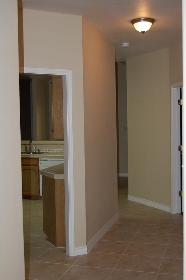 Foto del edificio - 230 New Castle Dr