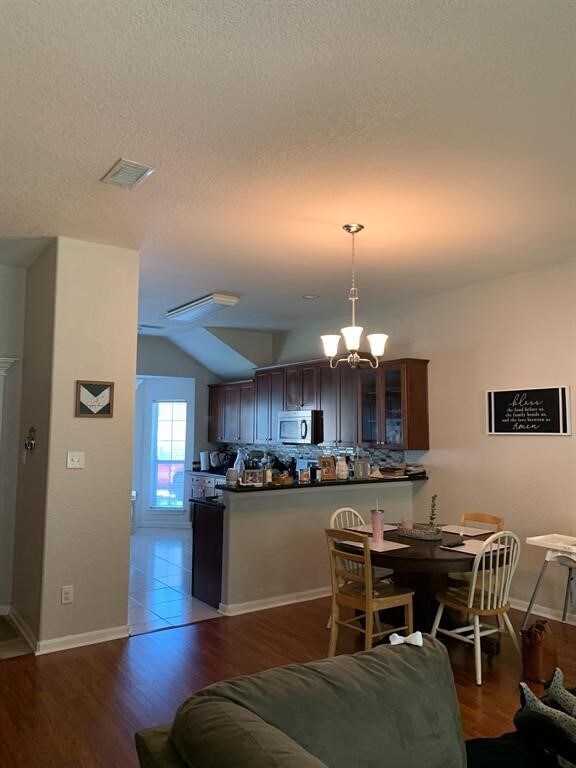 Foto del edificio - 254 Maple Ln