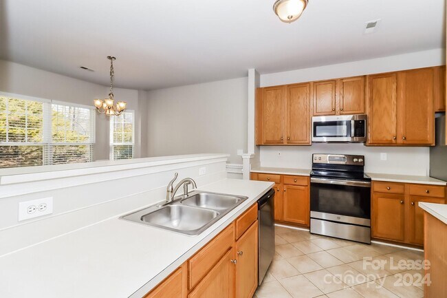 Building Photo - 10612 Secret Garden Ln