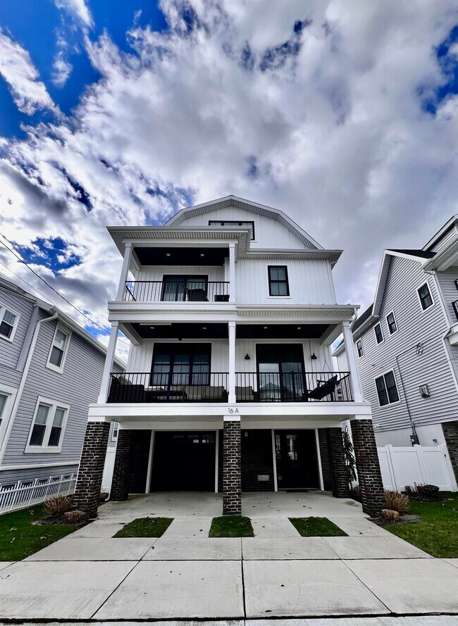 Building Photo - 16 A S Fredericksburg Ave