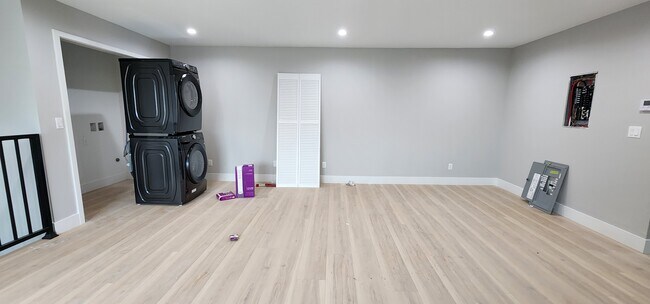 Foto del edificio - 5725 Klump Ave