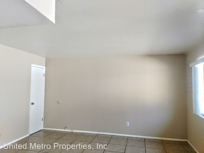 Building Photo - 207 S 3rd St