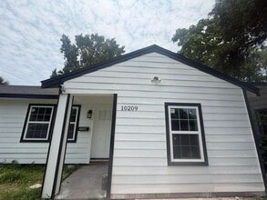Building Photo - 10209 Kelburn Dr