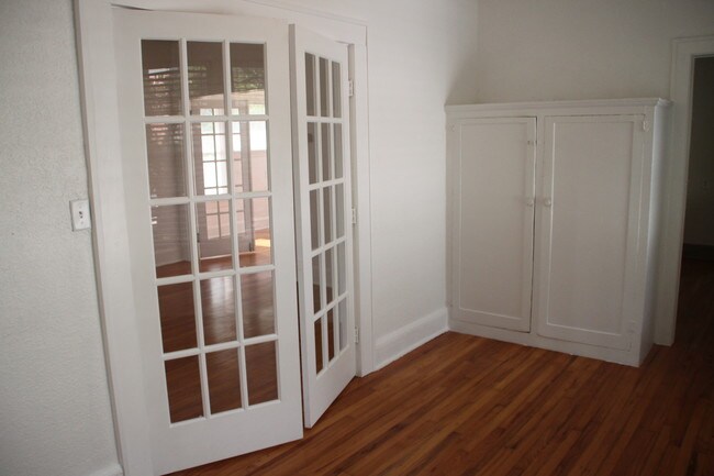 Office/Sunroom - 2585 Myra St