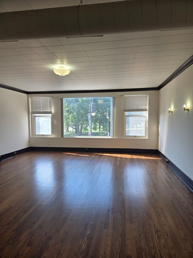 Building Photo - 127 Pearl St