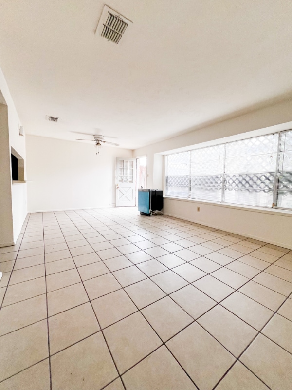 Foto del edificio - 12933 High Star Dr