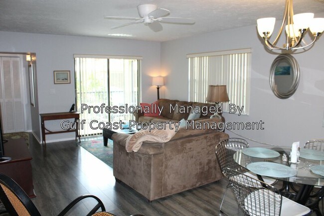 Building Photo - 2531 Bayshore Gardens Pkwy