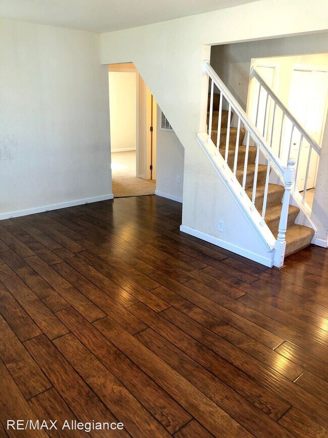 Foto del edificio - 3 br, 2 bath House - 6215 SUNSHINE AVENUE