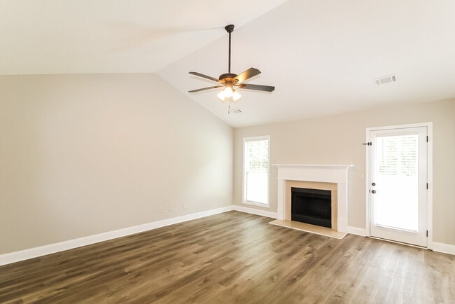 Building Photo - 1680 Deer Creek Ln