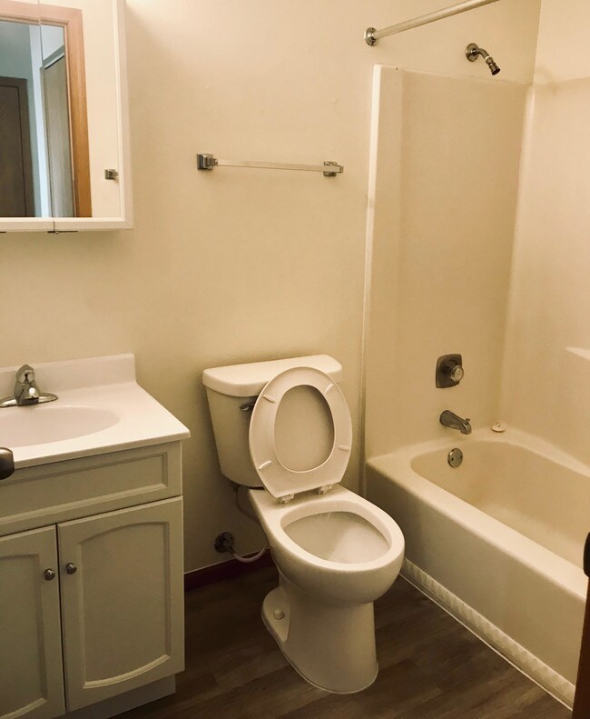 316 400 Monitor Apartments La Crosse Wi Apartments Com