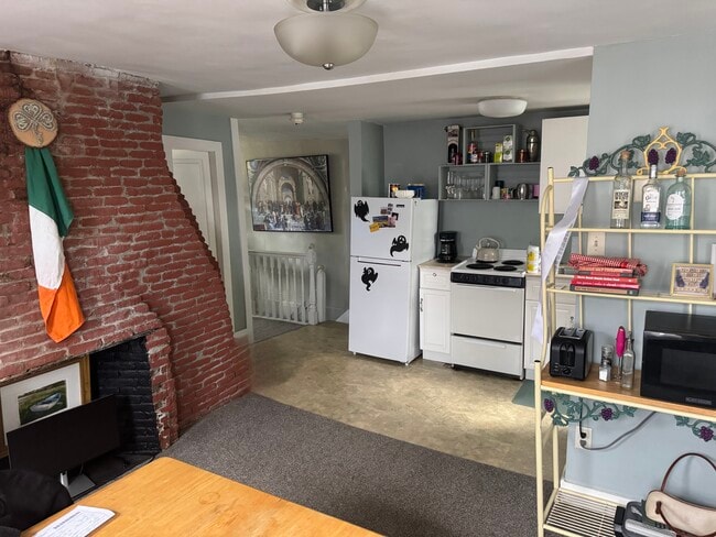 Building Photo - 18 King St