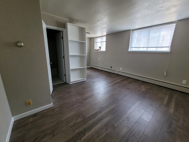 1715-3 - 1707 Thomas Ave