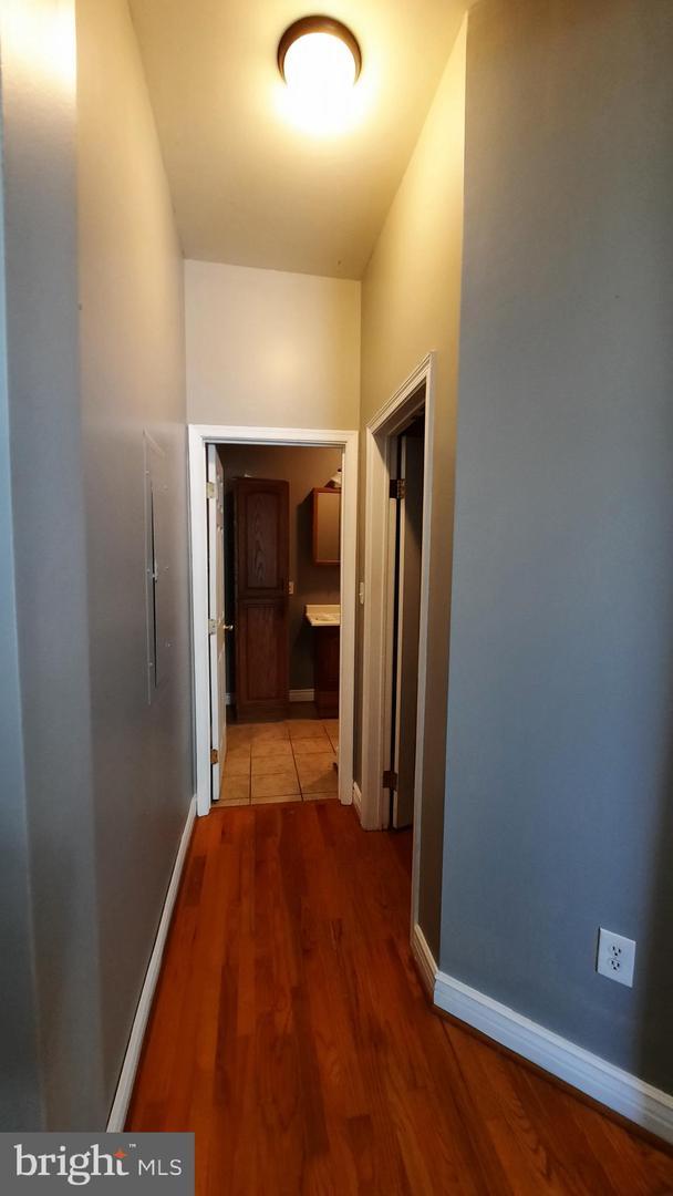 Building Photo - 519 E Main St