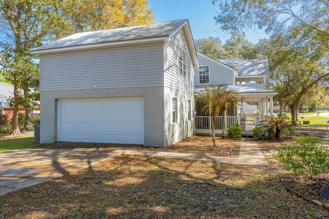 Foto del edificio - 728 Willow Wood Pl