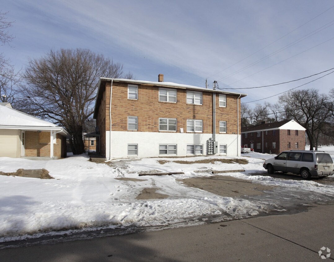 Primary Photo - Brewer Apartments